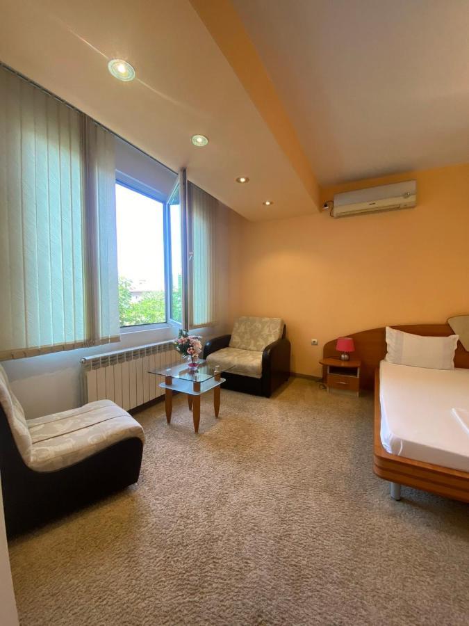 Hotel Tedi アセノヴグラト エクステリア 写真