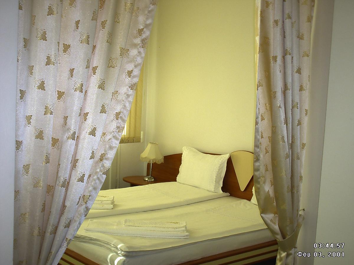 Hotel Tedi アセノヴグラト エクステリア 写真